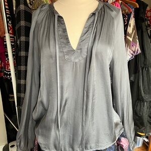 Bella Dahl peasant top NWT - light gray / silver S